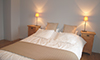 CST: Slaapkamer met dubbel bed, commode, 2 nachtkastjes & relax